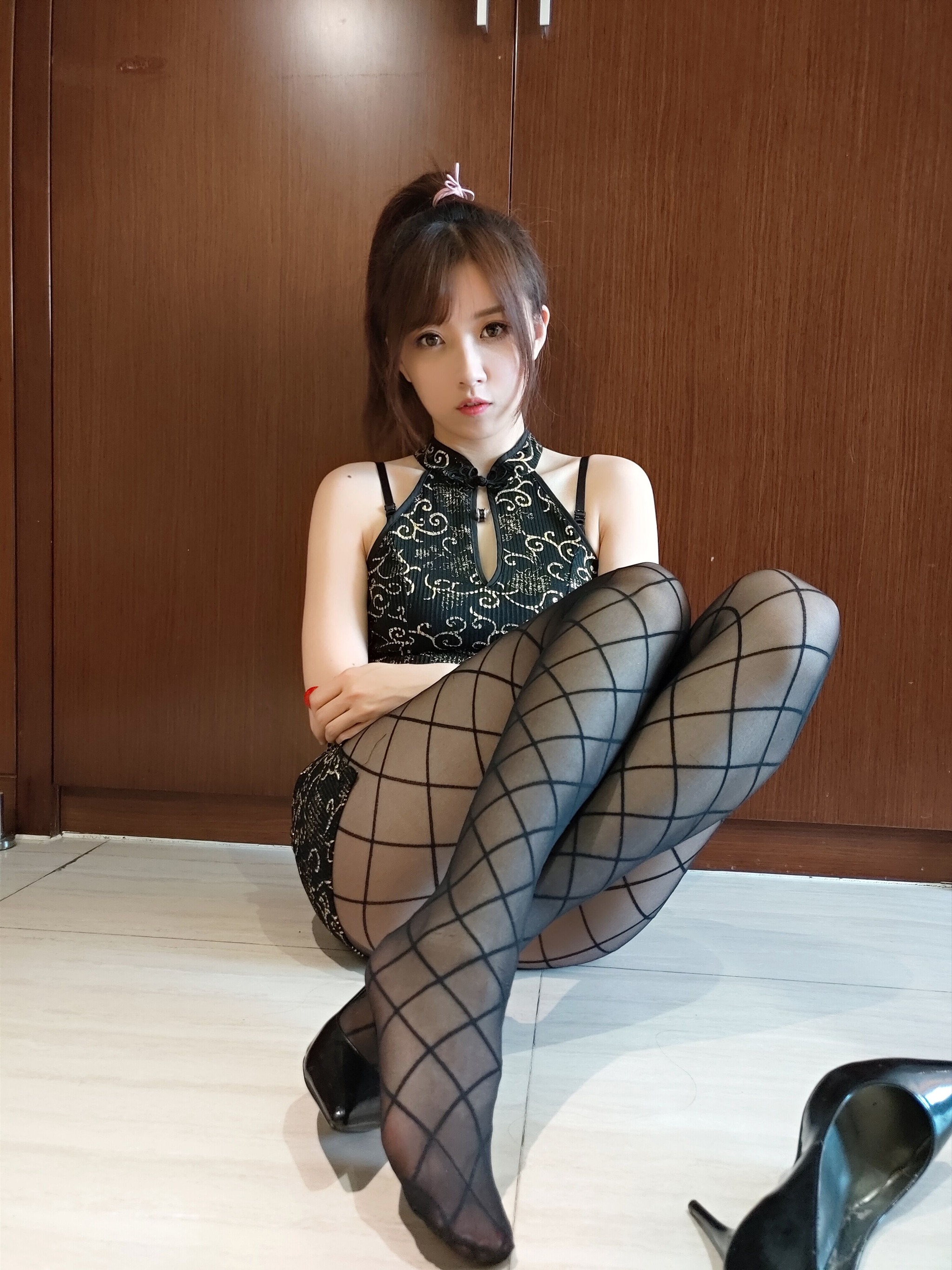 图片[1]-小女巫露娜 – NO.019 小巫女露娜 金丝旗袍网袜 [33P]-XikXak